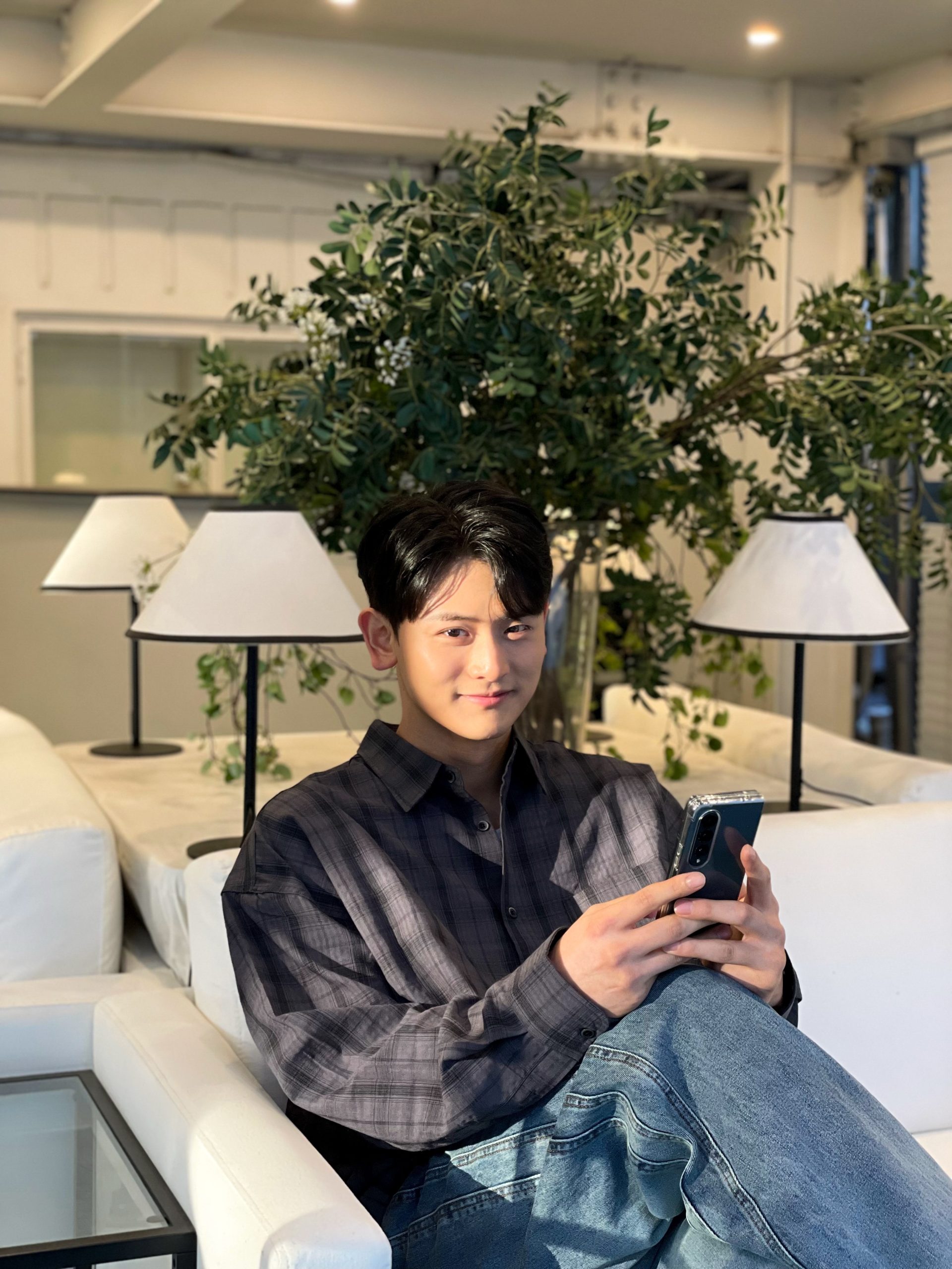 라운지 프로필 이미지 portfolio thumbnail